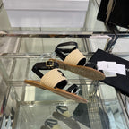 LYMPIAR FLAT STRAP SANDAL IN RAFFIA CALFSKIN BLACK BEIGE