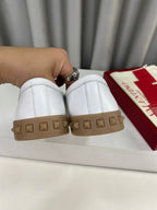 LEISURE FLOWS SPLIT LOAFER IN WHITE CALFSKIN