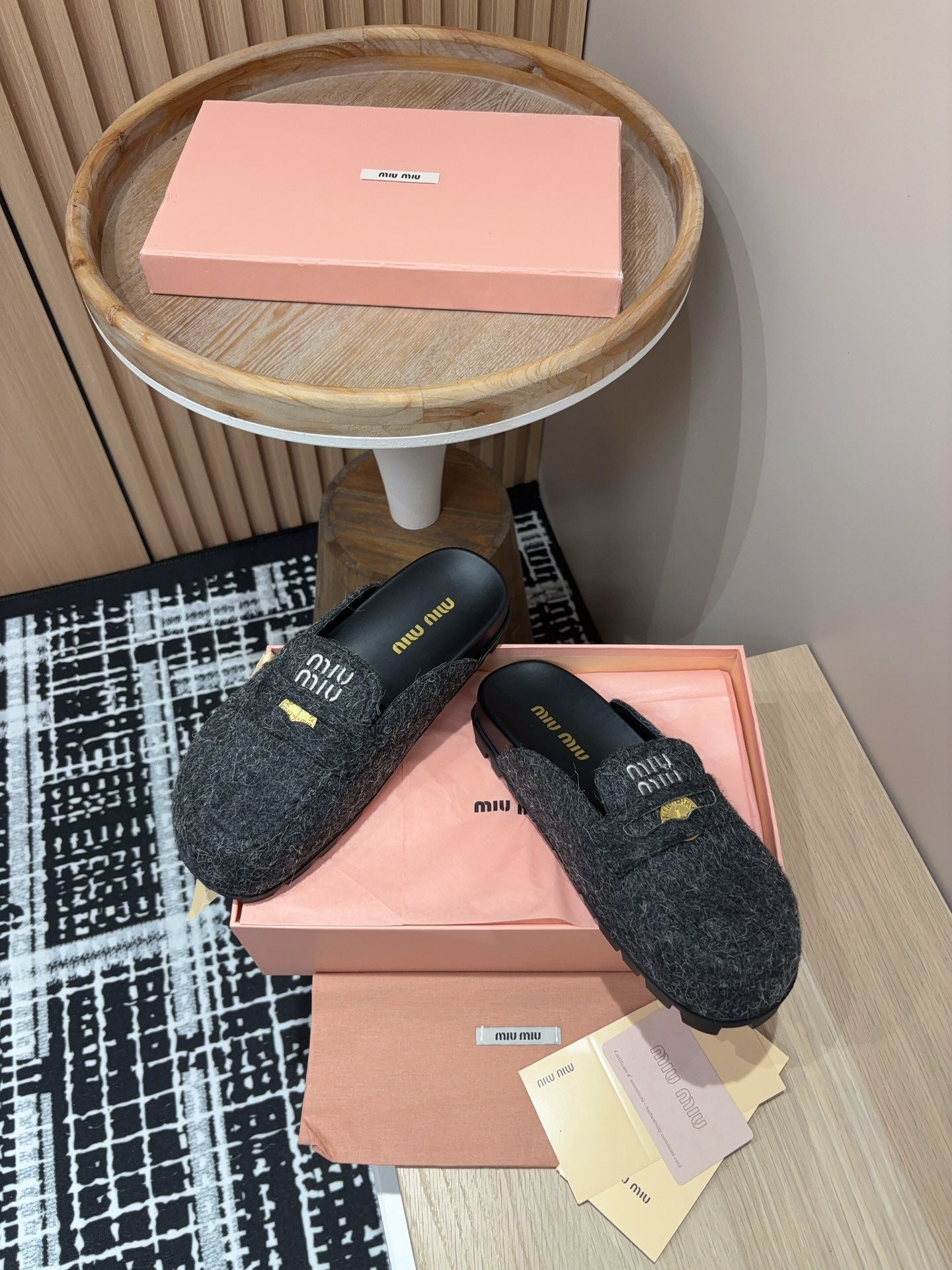 Miu slippers Black   Wool