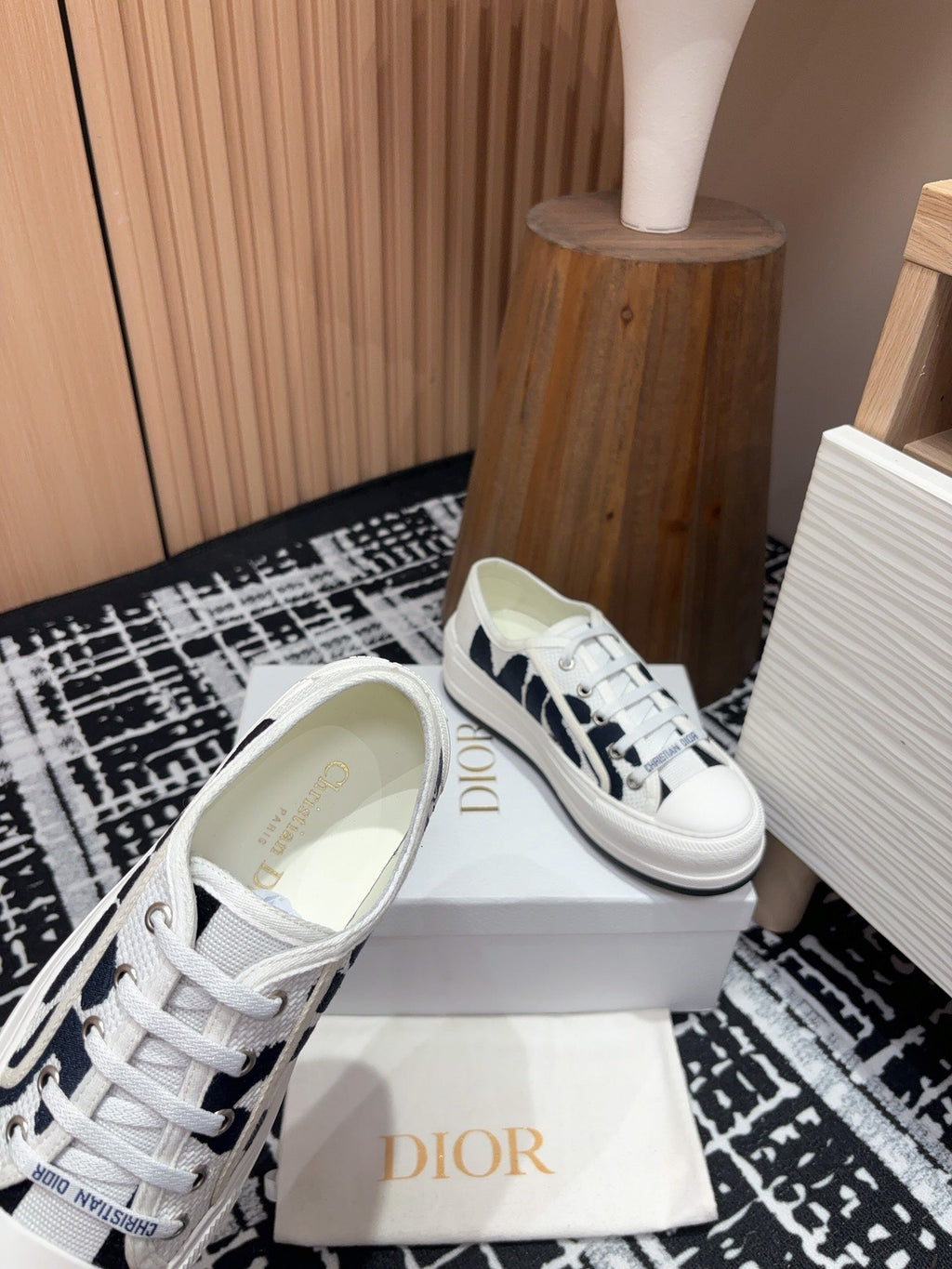 CD Walk'n'Dior Platform Sneaker Black White Miss Canvas