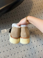 Prada 25s platform ankle boots beige suede and wool 538438