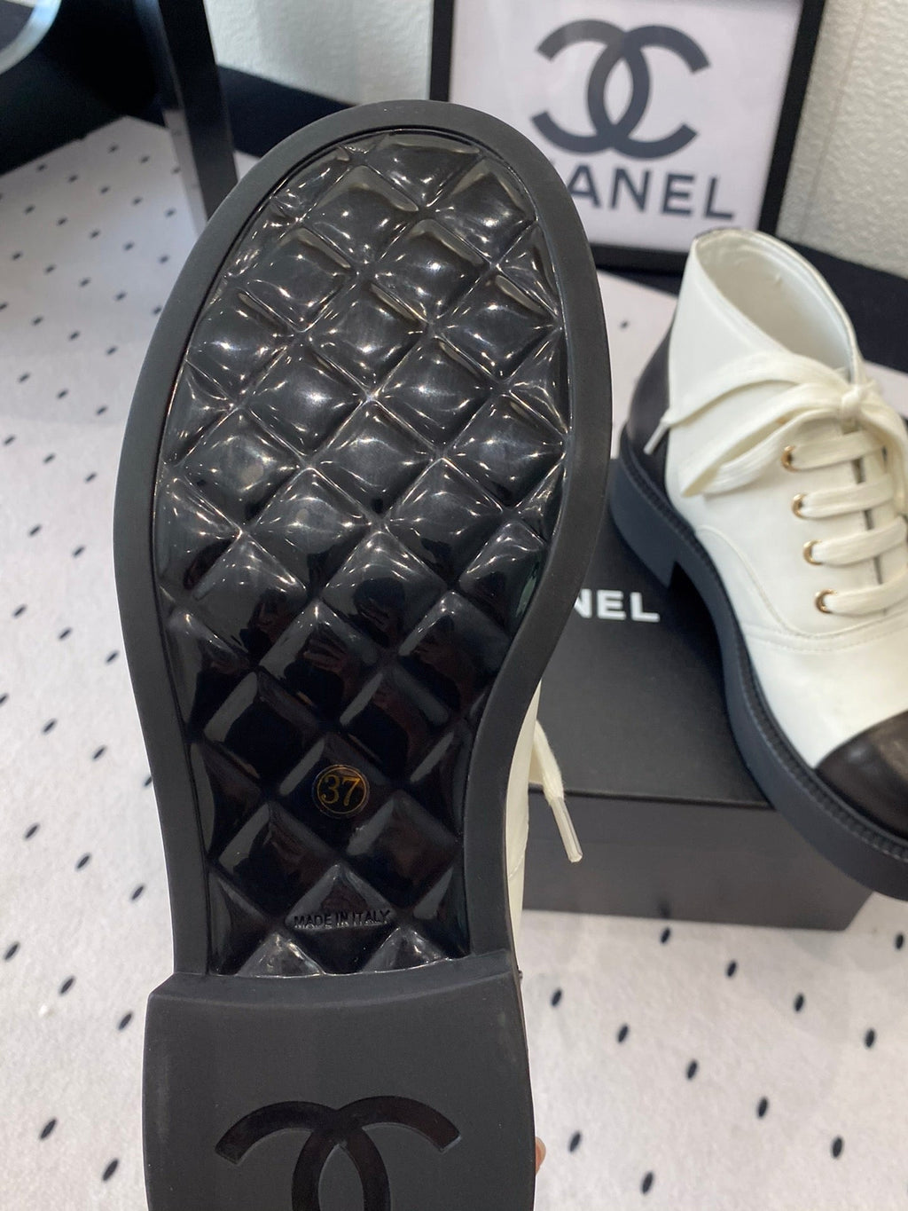 LOW-CUT BOOTS IN BLACK MIX WHITE CALFSKIN