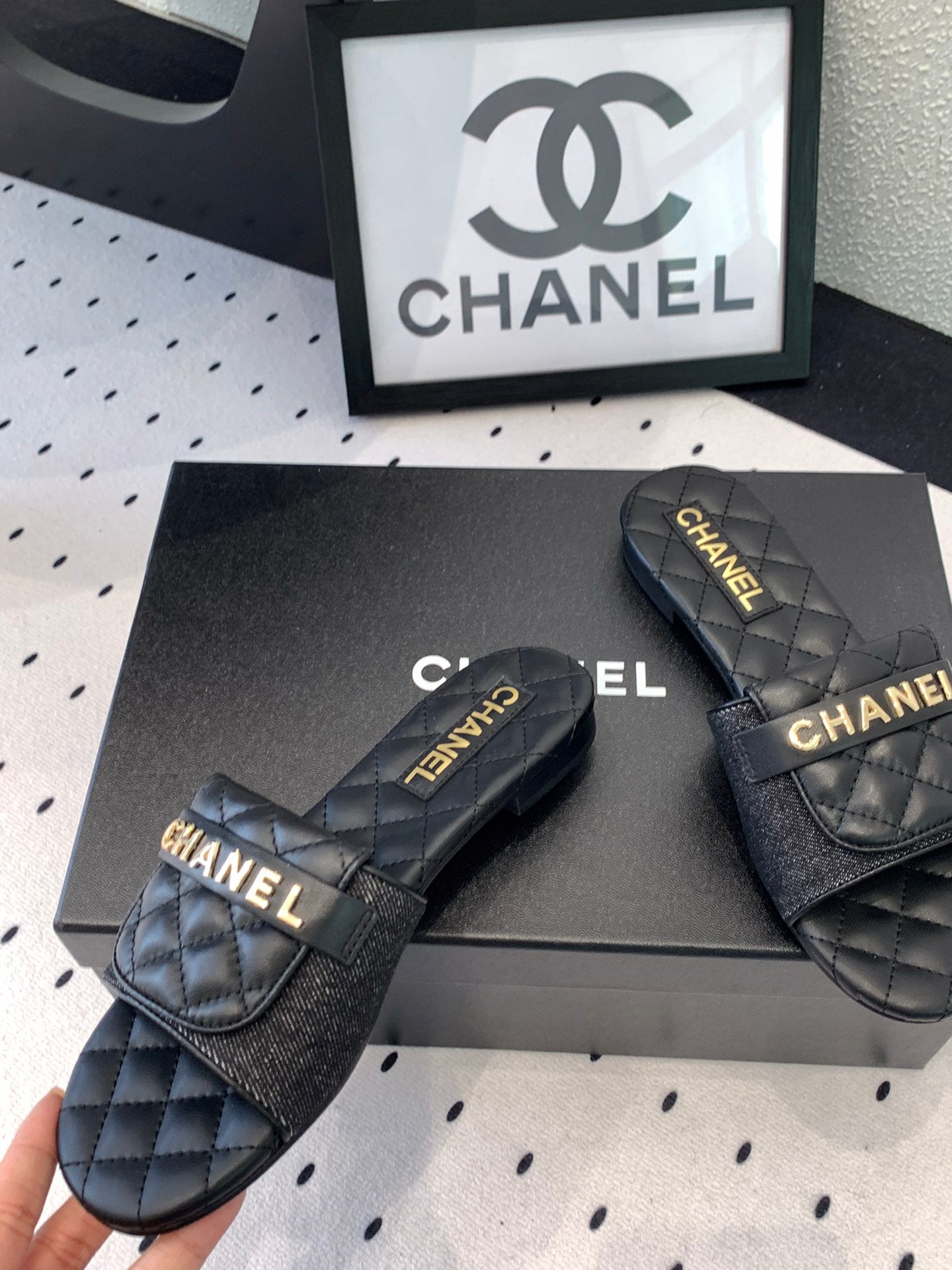 CC Slippers In Black Quilted Cowhide 147027