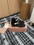 Miu High Thong Sandals With White Strap In Black Glossy Lambskin