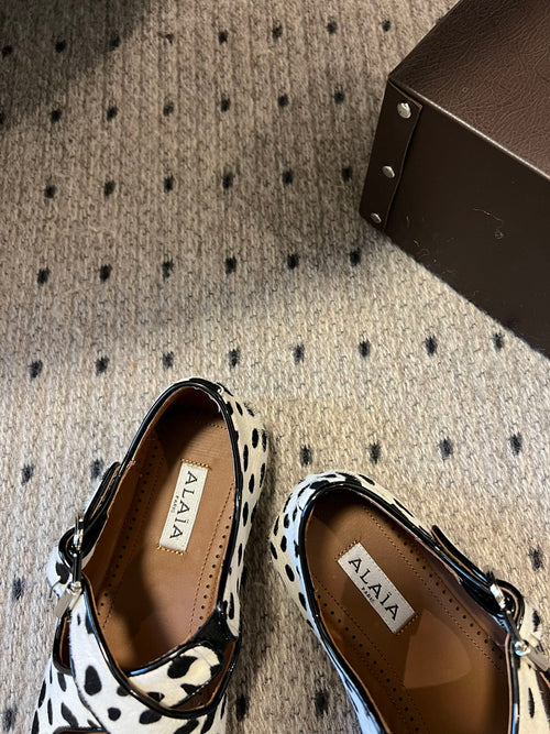 Alaia 25 Criss Cross With Stud Ballet Flats Black White Suede Sheepskin 303694