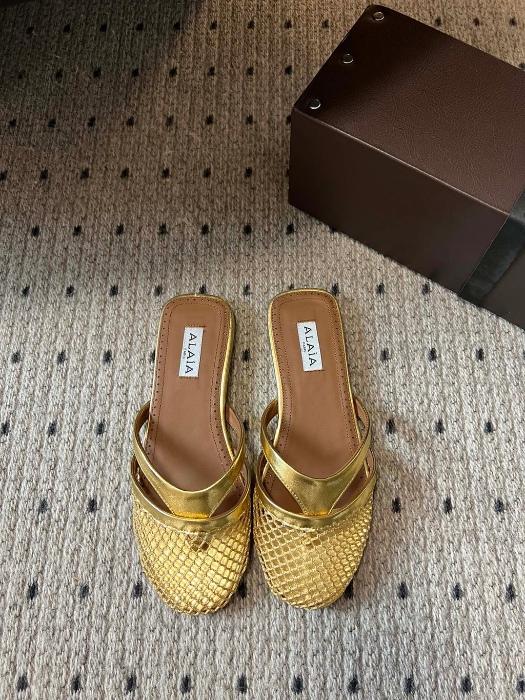 Alaia 25 Infradito Fishnet Flat Mules Gold Lampskin 303709