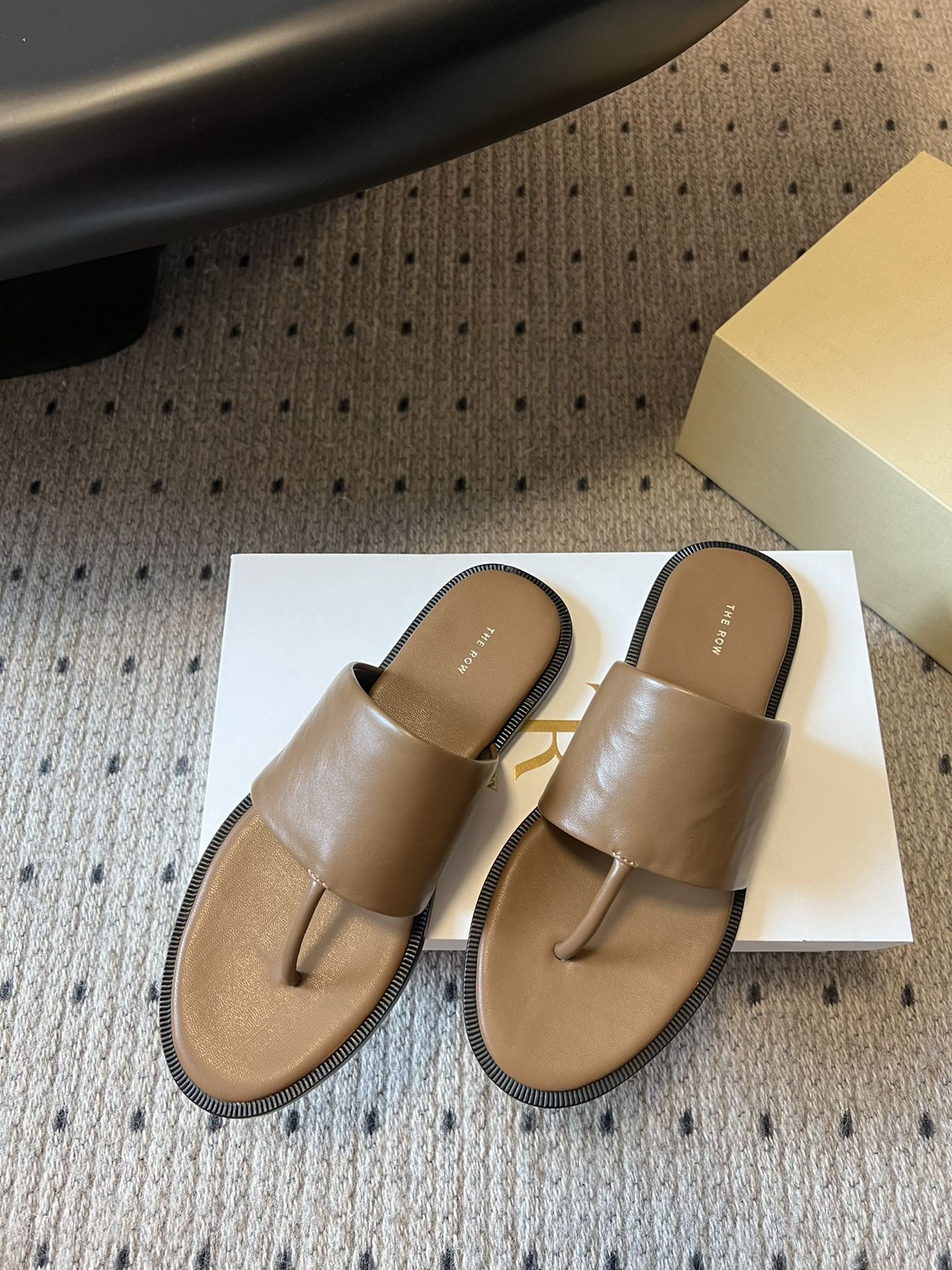 Signum Flat Sandal in Brown Sheepskin 282426