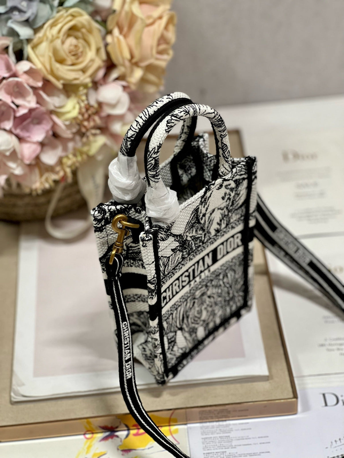 CD Elephant White Mini Book Tote 13.5 cm 336431