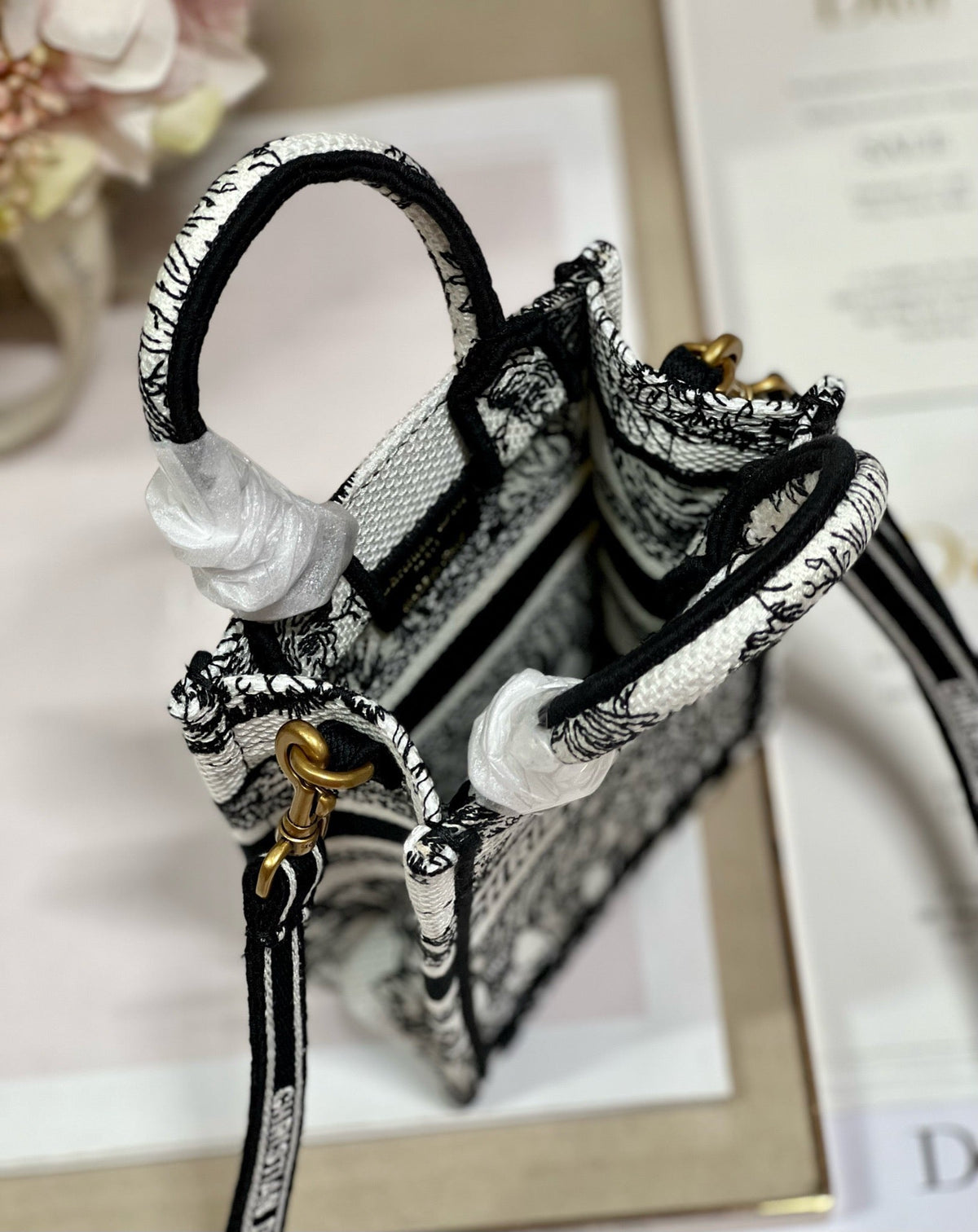 CD Elephant White Mini Book Tote 13.5 cm 336431