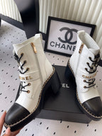CC Buckle Ankel Boots With Chain 100mm White Black Sheepskin GHW 432501