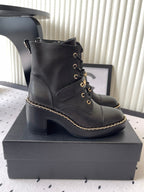 CC Buckle Ankel Boots With Chain 100mm Black Sheepskin GHW 432502