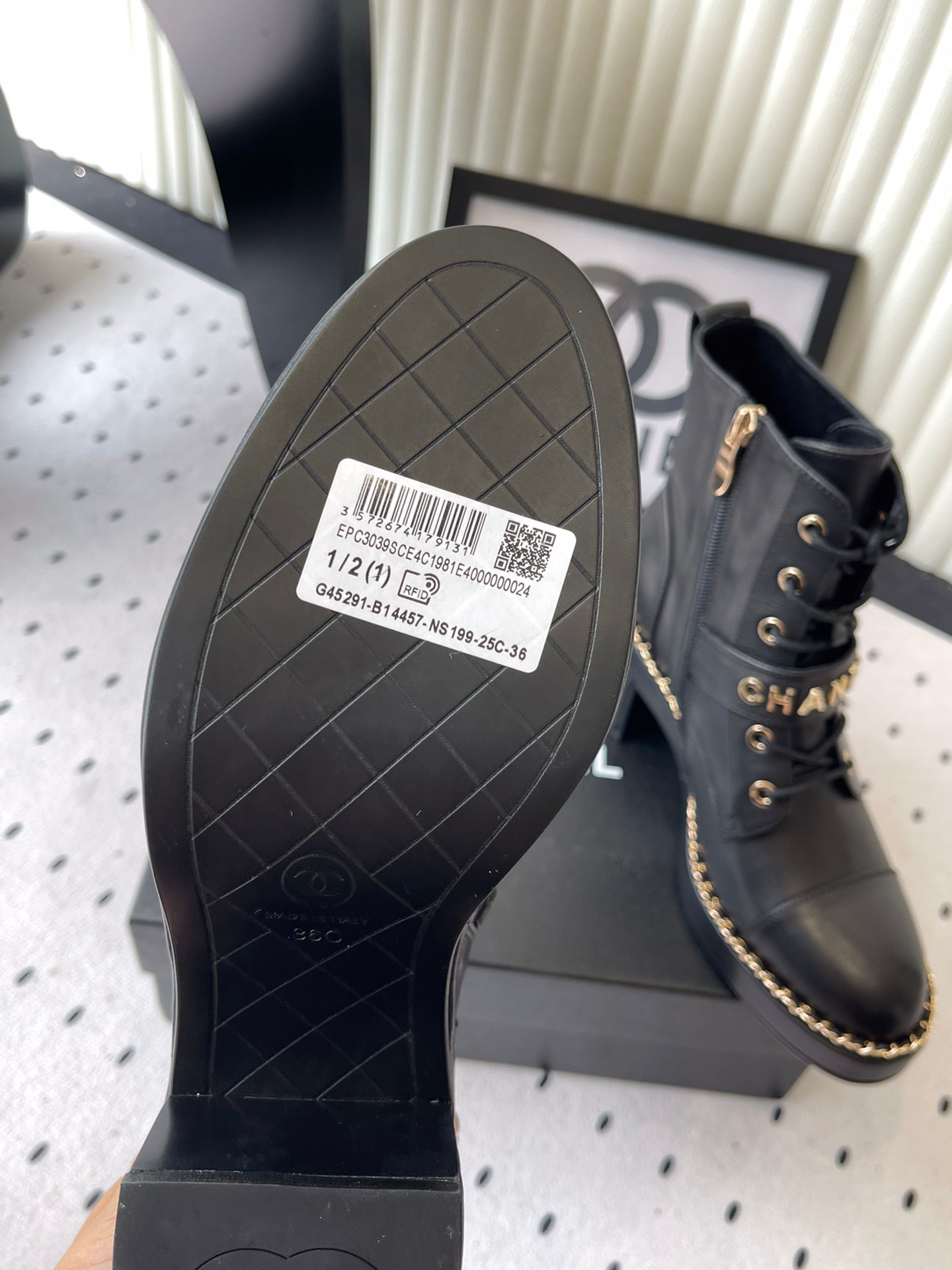 CC Buckle Ankel Boots With Chain 100mm Black Sheepskin GHW 432502