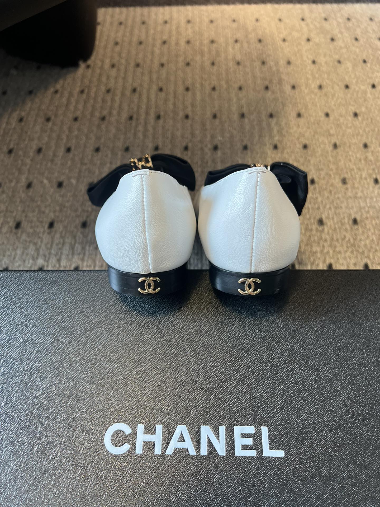 CC 25SS Bow Flat Shoes Black White Sheepskin Frabic 530674