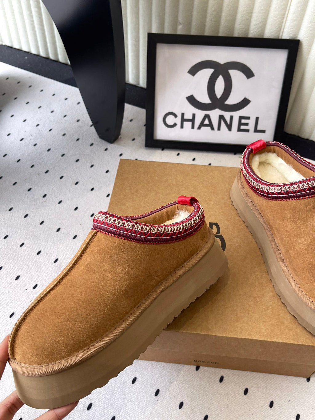 UGG TAZZ Slippers Tan Suede And Wool 514147
