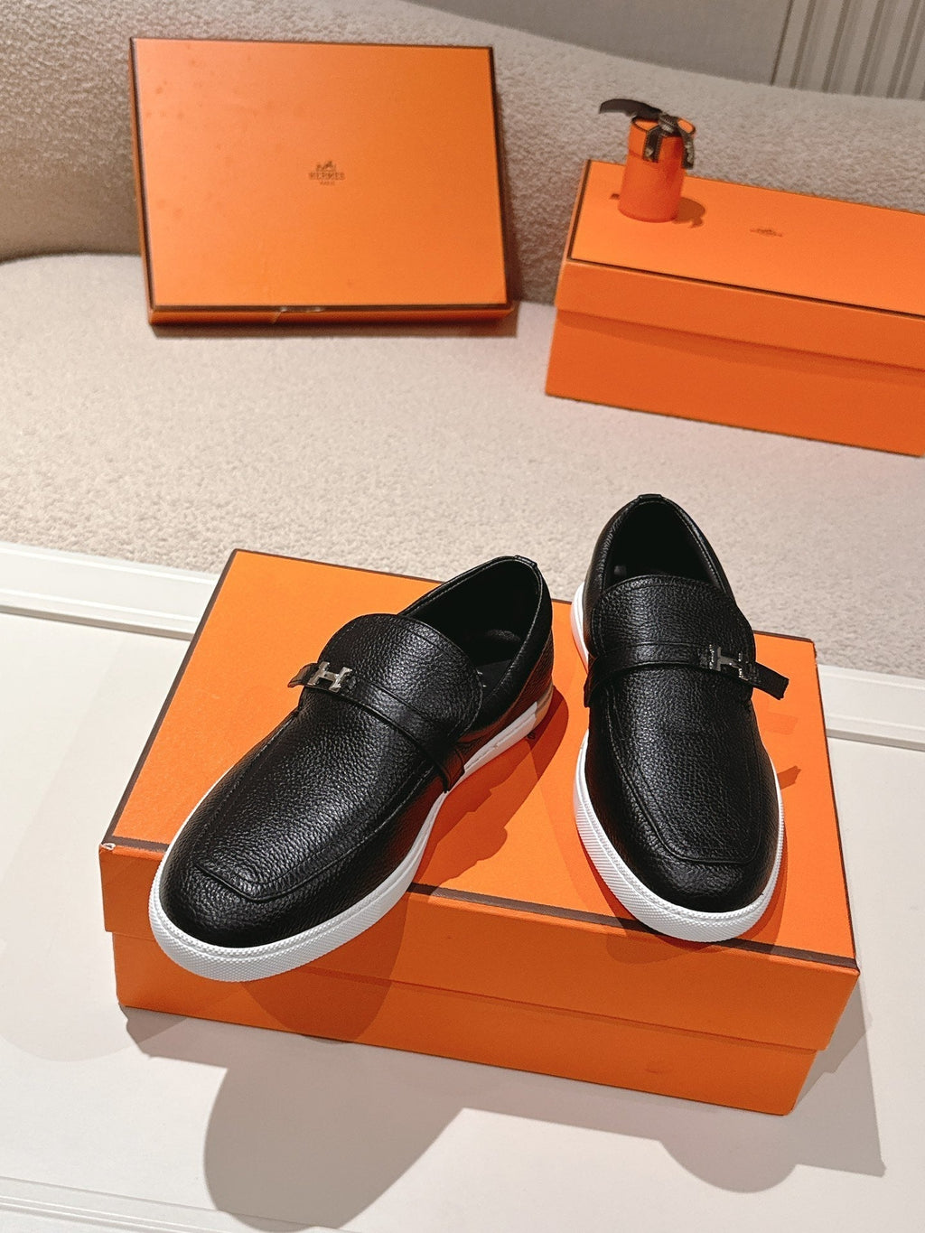HM 25ss Loafers Black Sheepskin 577164