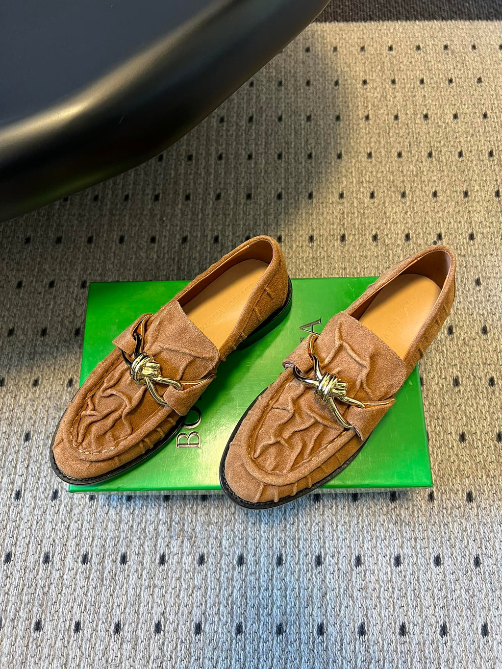 BV Astaire Loafers Knotted Brown Crinkled-Suede Leather 616653