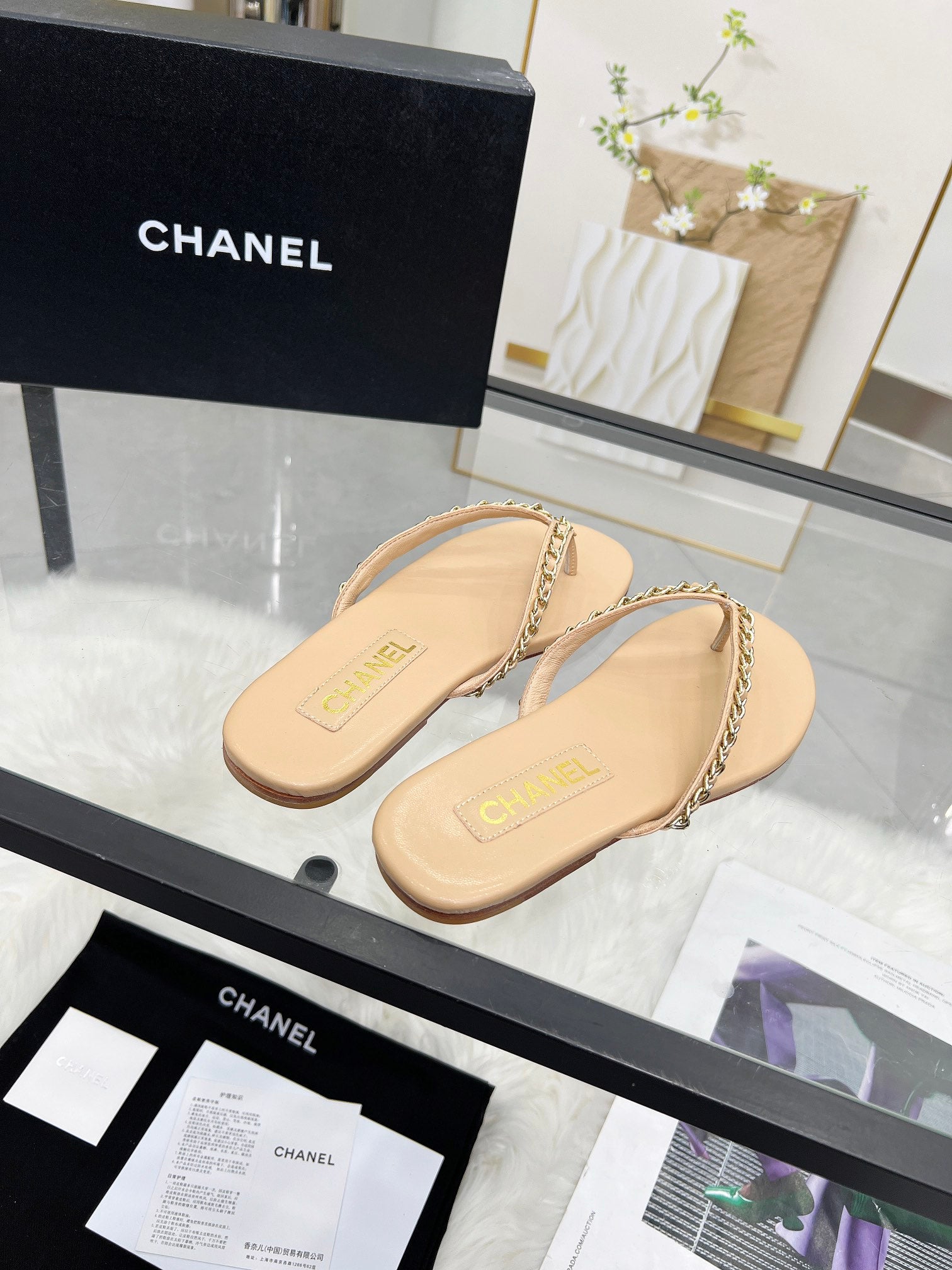 CC 26s Thong With Chain Beige Shiny Sheepskin 684863
