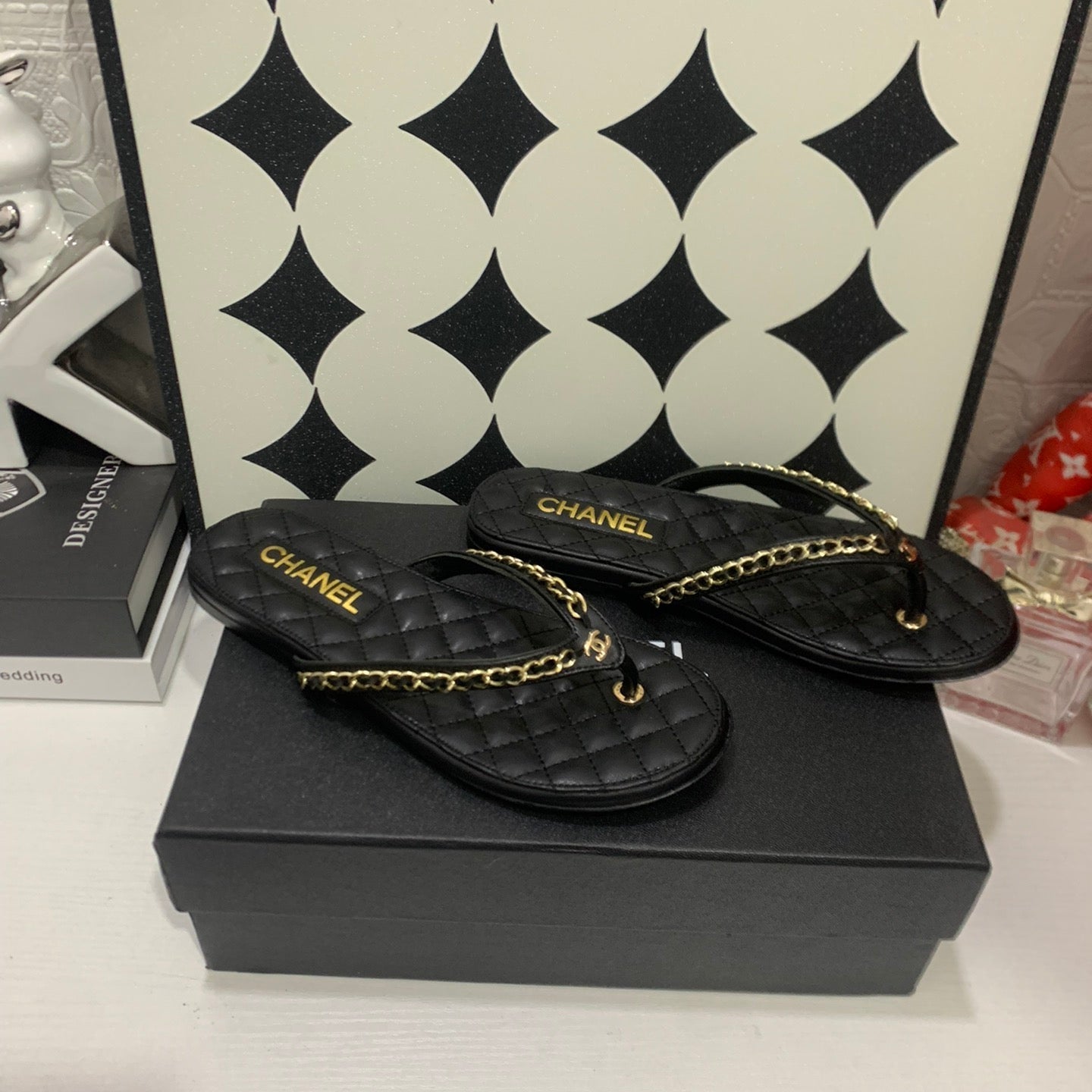 CC 26s Thong With Chain Black Sheepskin 684868