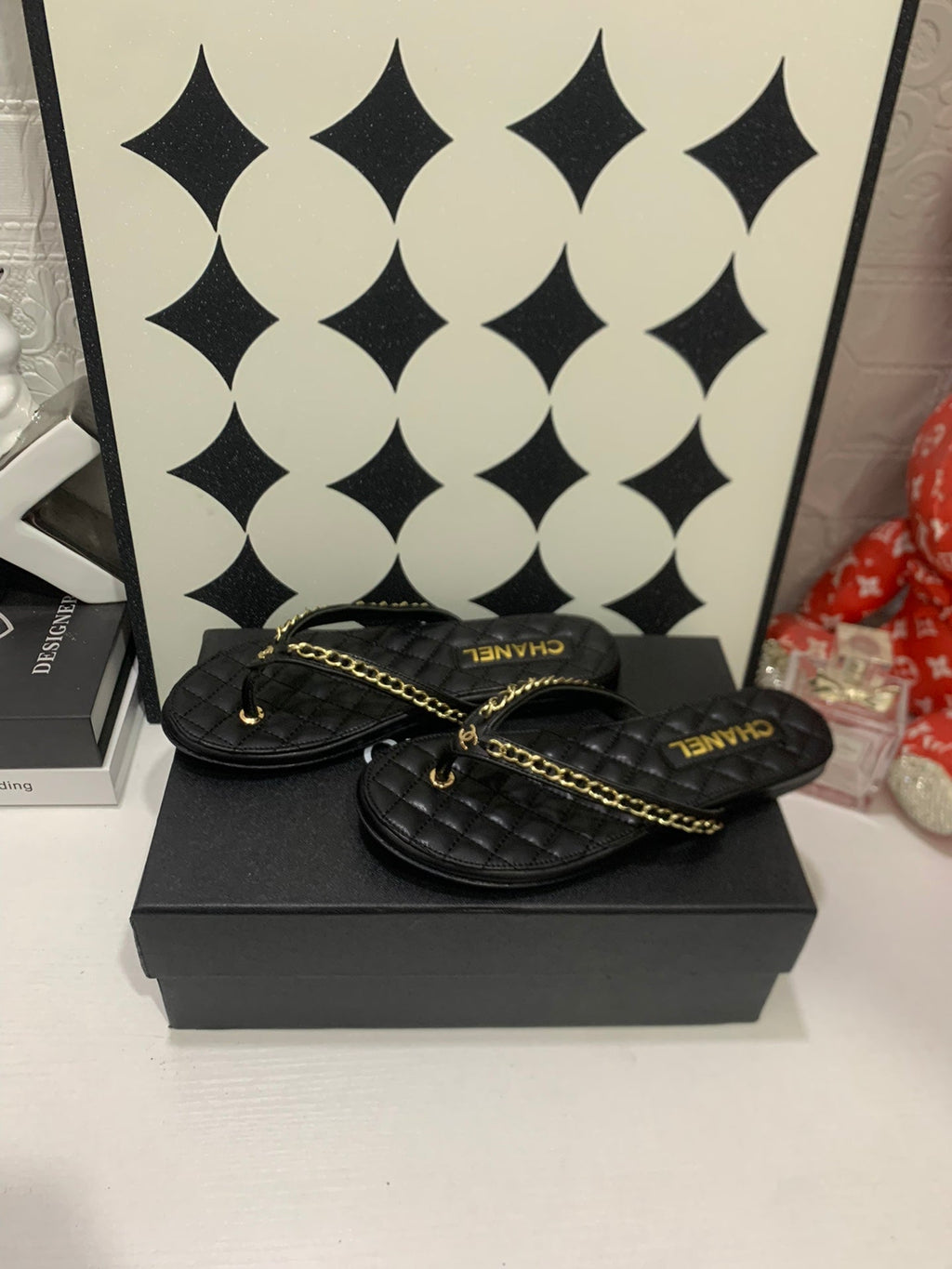 CC 26s Thong With Chain Black Sheepskin 684868