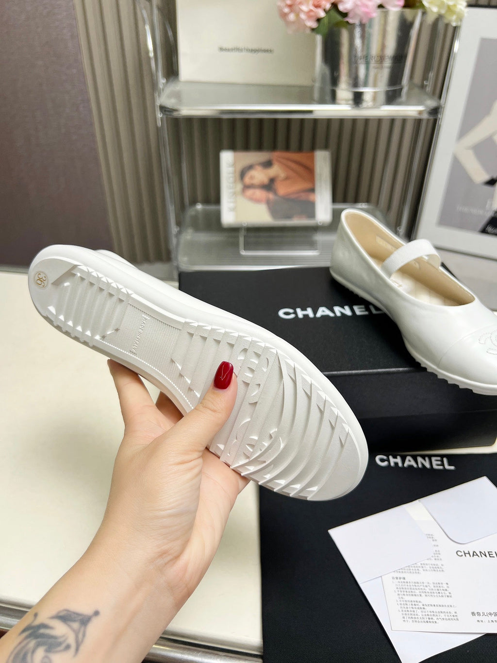 CC 26s Ballet Flat White Glossy Sheepskin 684825