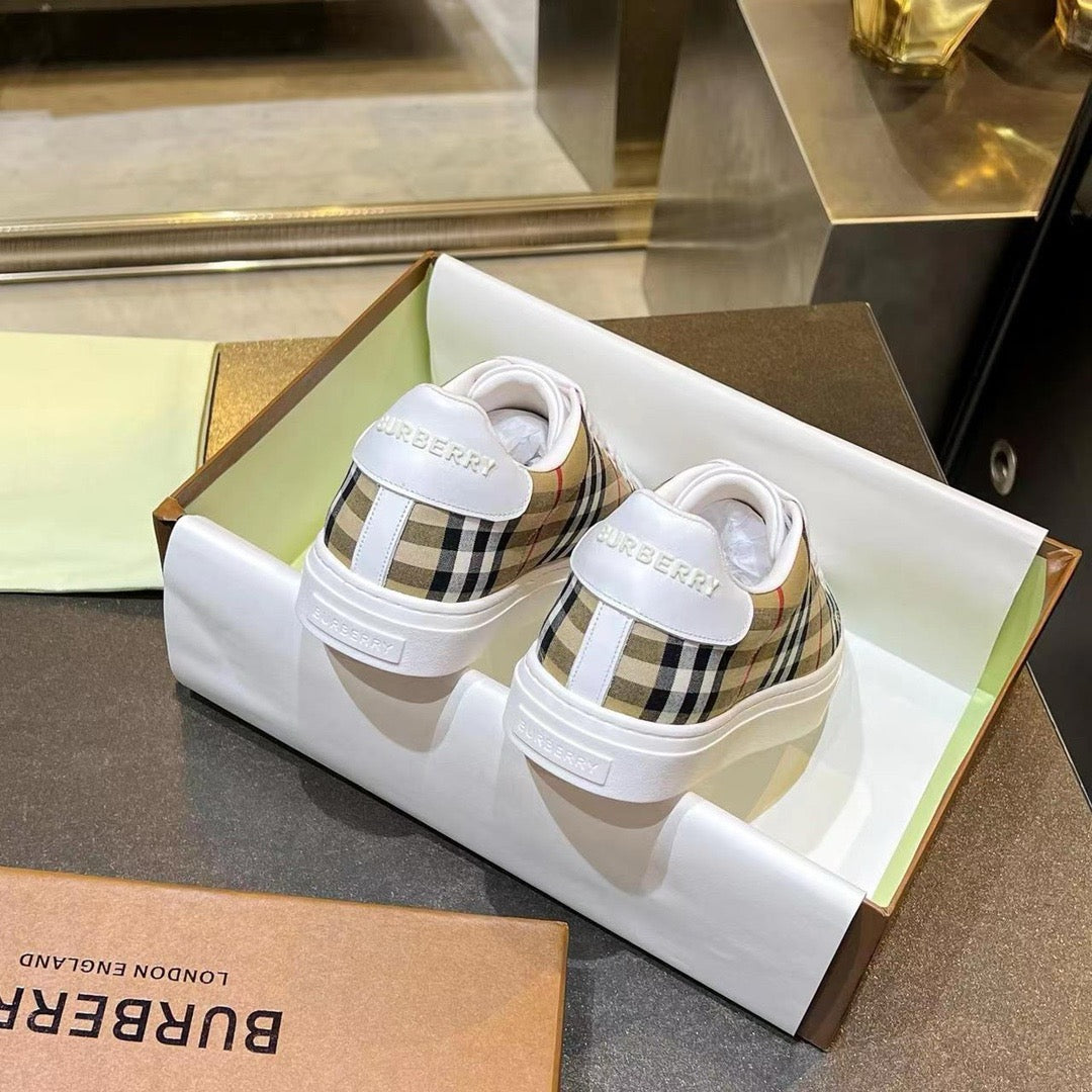 Burberry   Low-Top Sneakers Canvas Leather