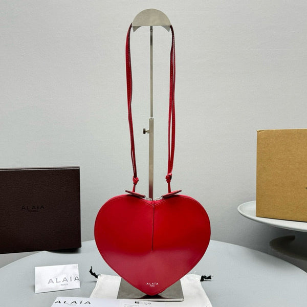 le coeur red calfskin shouder bag