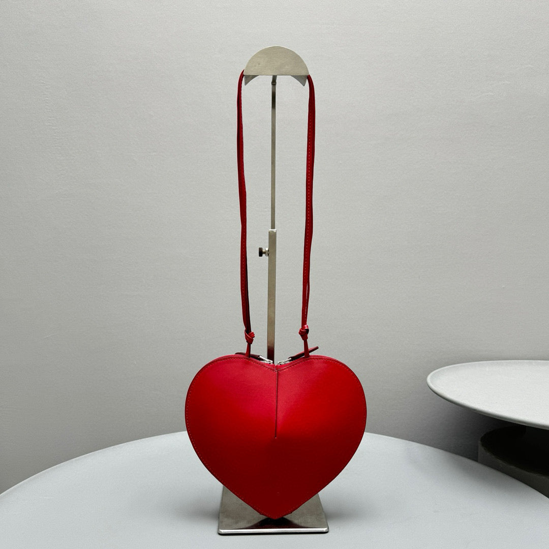 le coeur red calfskin shouder bag