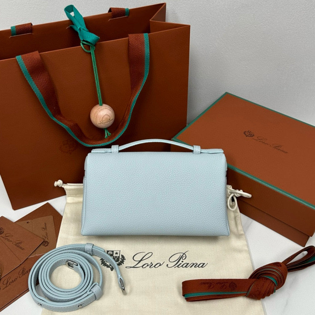 Extra Pocket L19 Light Sky Blue Cowhide Shw