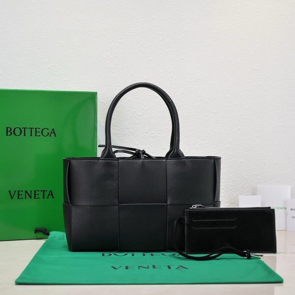 BV   Arco Tote Bag Black Cowhide