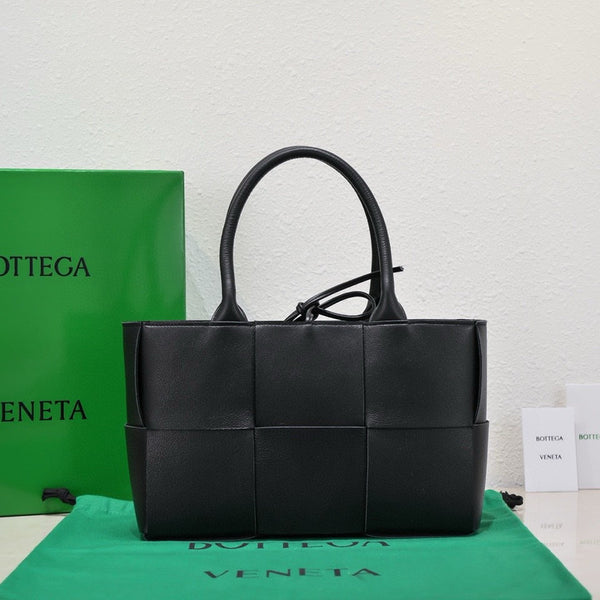 BV   Arco Tote Bag Black Cowhide