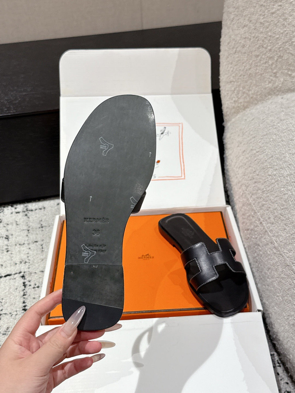 HM 25 Oran Sandal Black Calfskin White Stiching