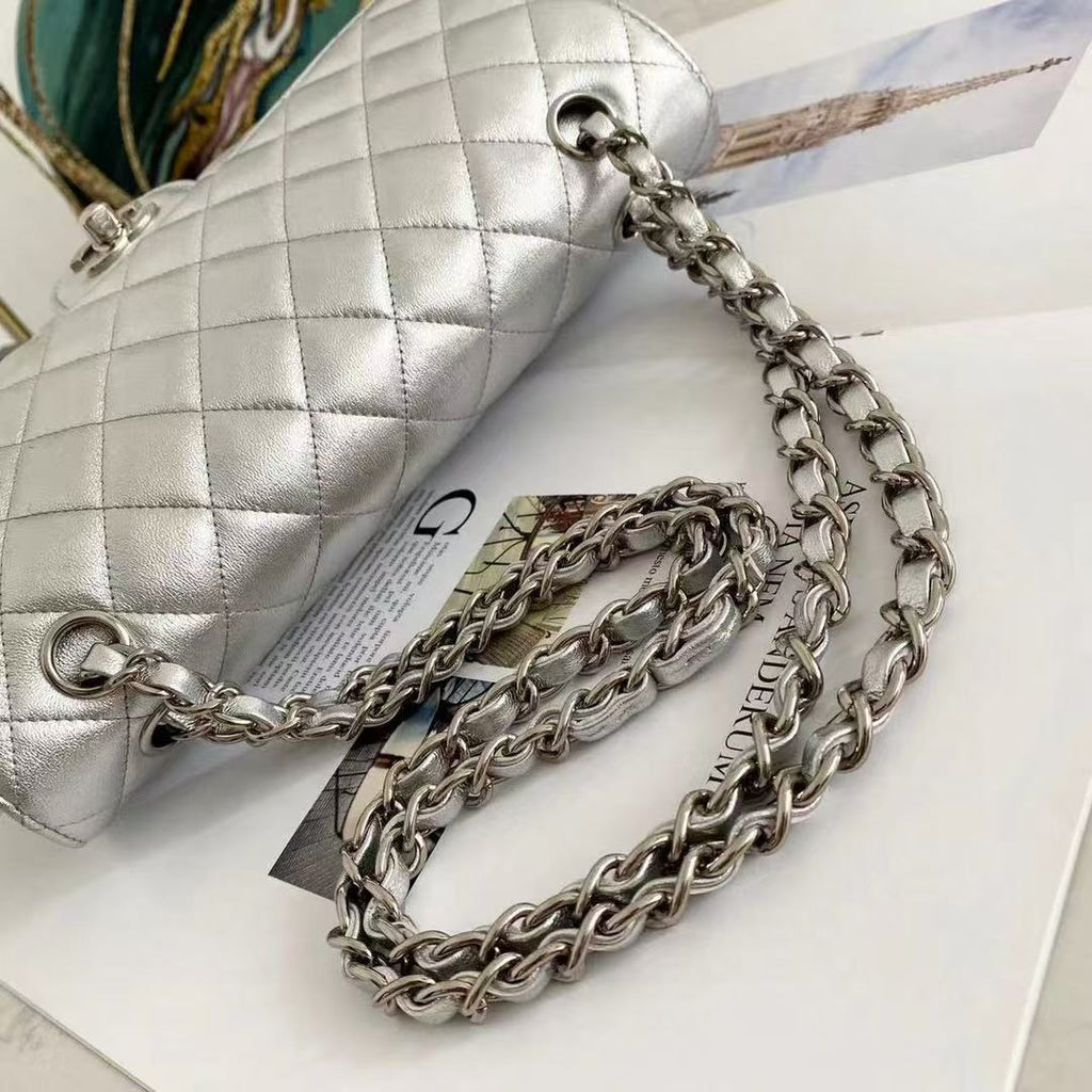 CC Classic Flap Medium 25cm Silver Lambskin