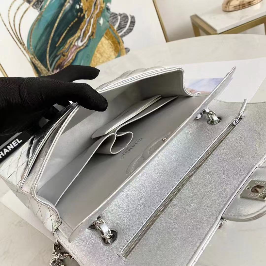 CC Classic Flap Medium 25cm Silver Lambskin