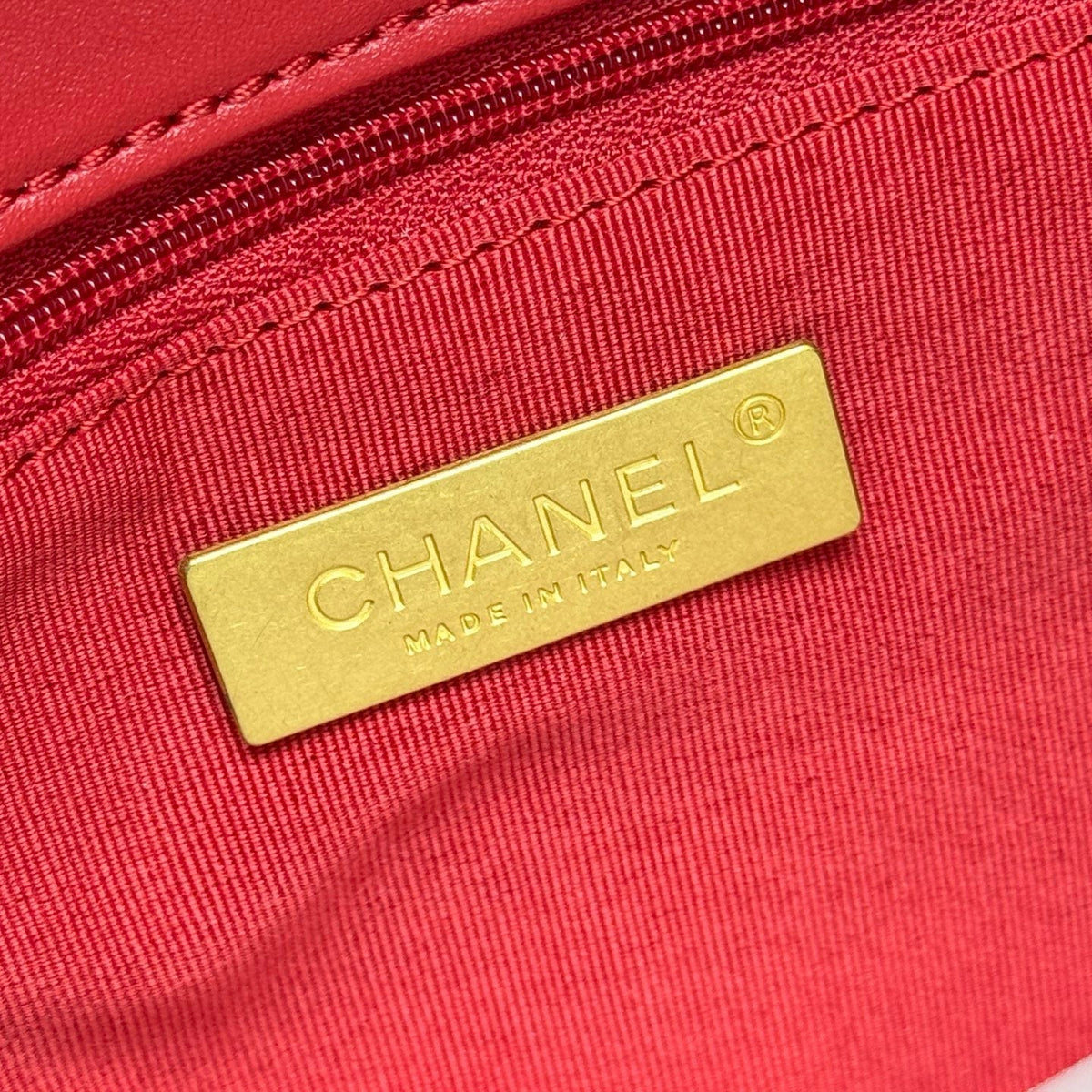19 FLAP BAG 26 CHERRY RED LAMBSKIN