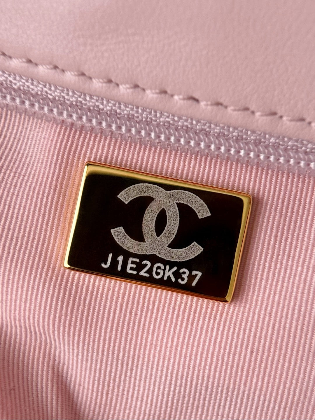 Chanel 26 Shoulder Bag 17 Pink Sheepskin Leather