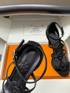 HM 26S STRAPPY HIGH HEEL 105MM IN BLACK LAMBSKIN