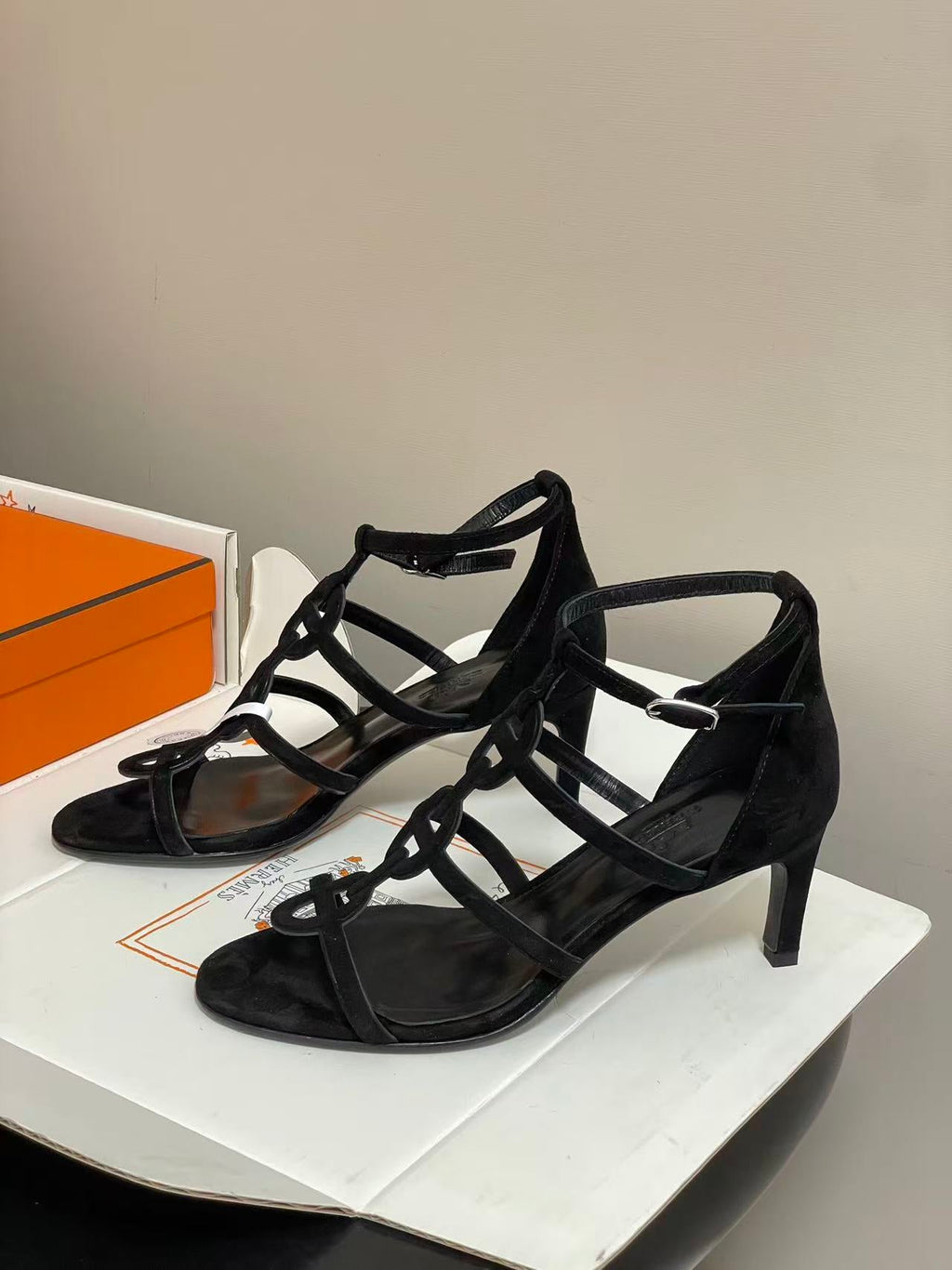 HM 26S STRAPPY HIGH HEEL 70MM IN BLACK LAMBSKIN
