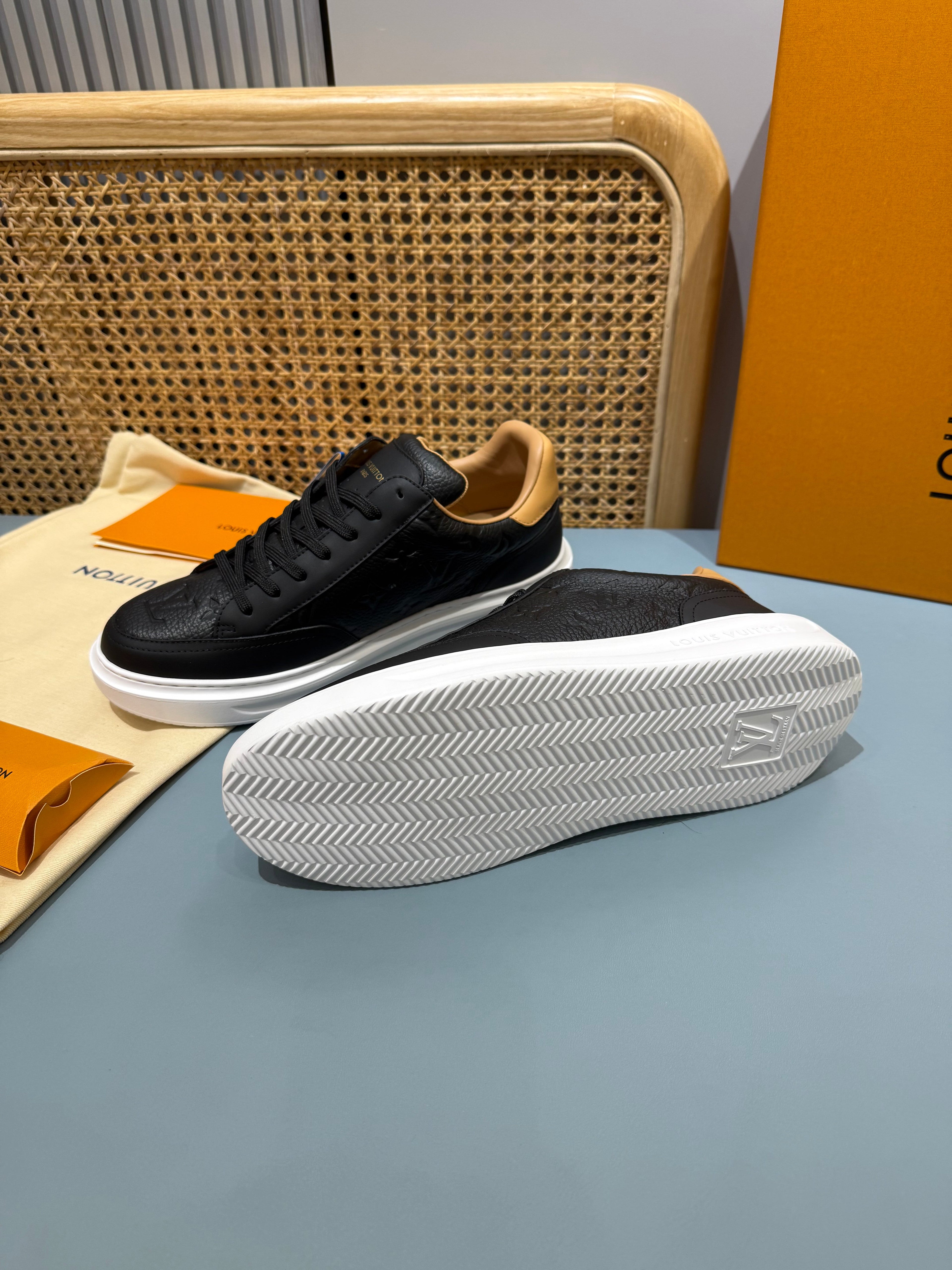 LV MENS BEVERLY HILLS SNEAKER MONOGRAM BLACK