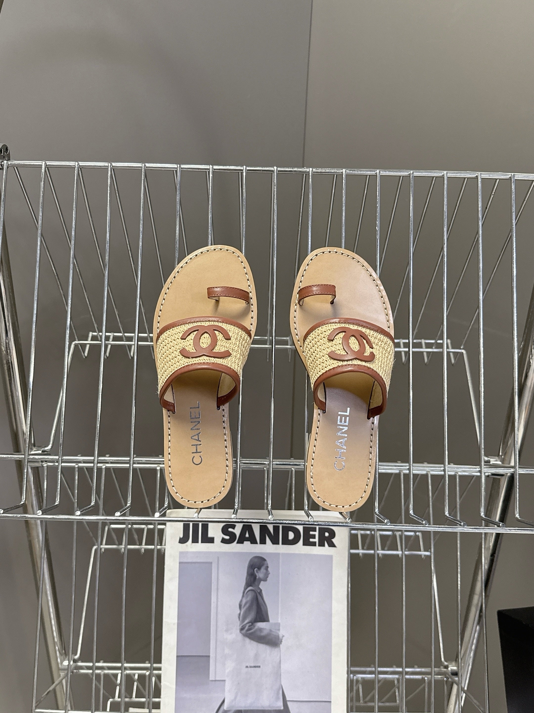 CC 2026 Open-Toe Shoes Beige Brown Sheepskin Raffia