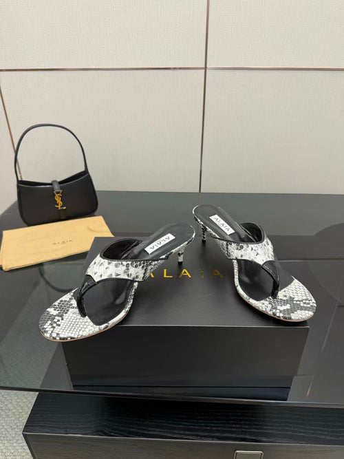 Alaïa Infradito Thong Sandals 55 Black White in Snakeskin Pattern combined with   Finish