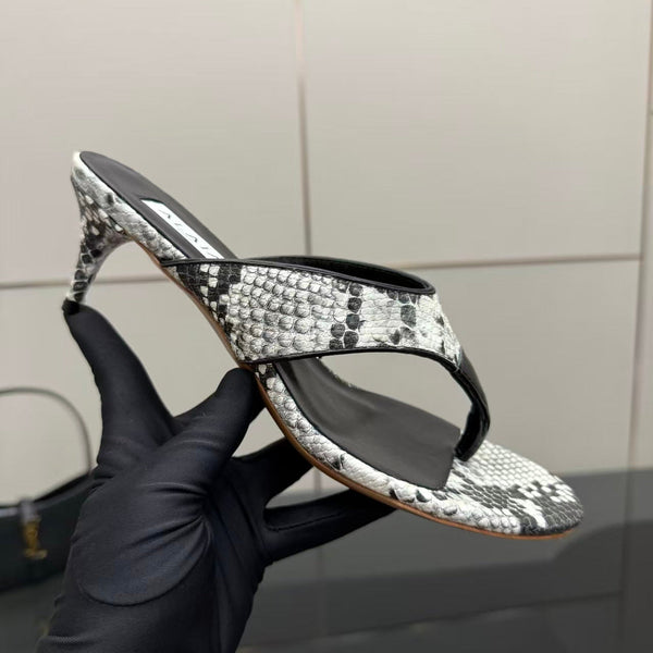 Alaïa Infradito Thong Sandals 55 Black White in Snakeskin Pattern combined with   Finish