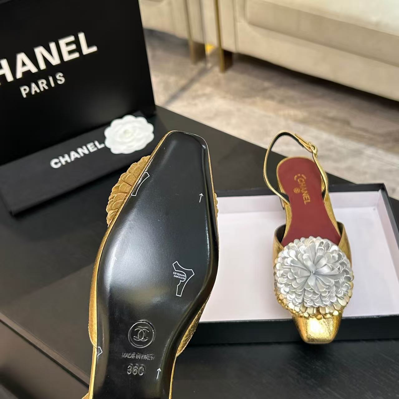 CC 26 Flower-shaped Slingback Pumps Gold Silver Cowhide
