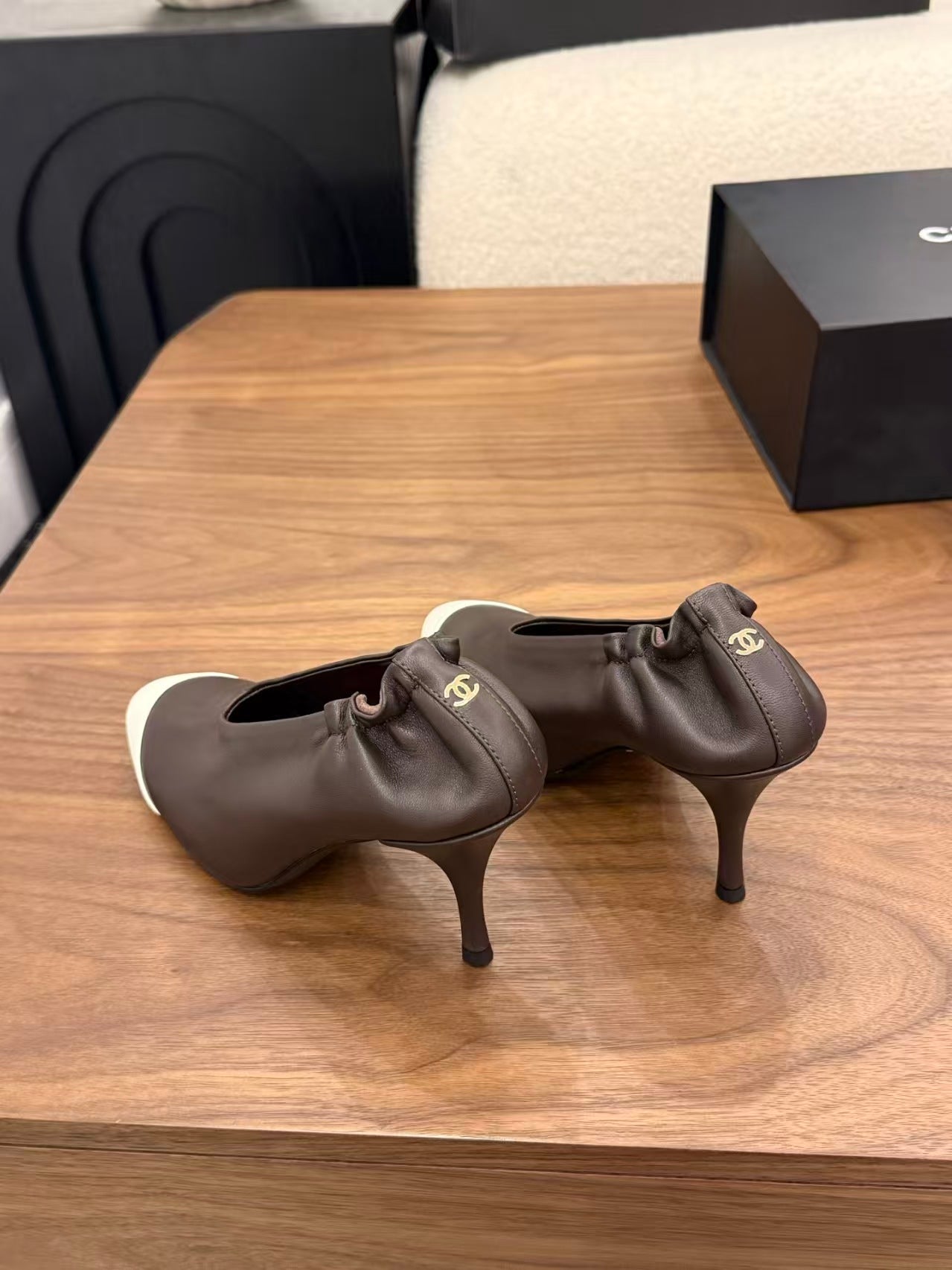 CC 26 Pumps 85mm Brown White in Sheepskin
