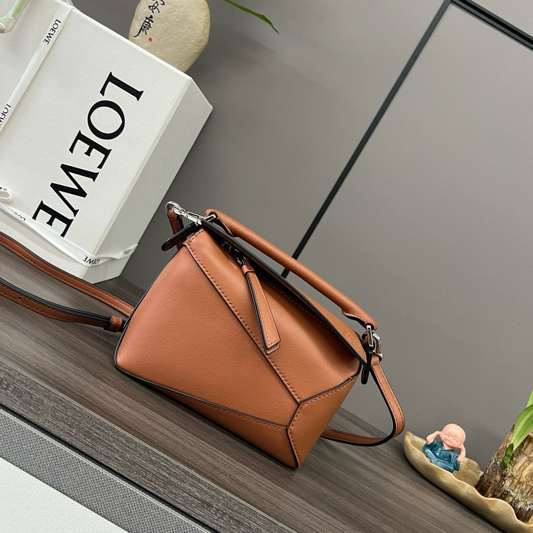 LOE MINI 18 PUZZLE BAG IN GOLD CALFSKIN