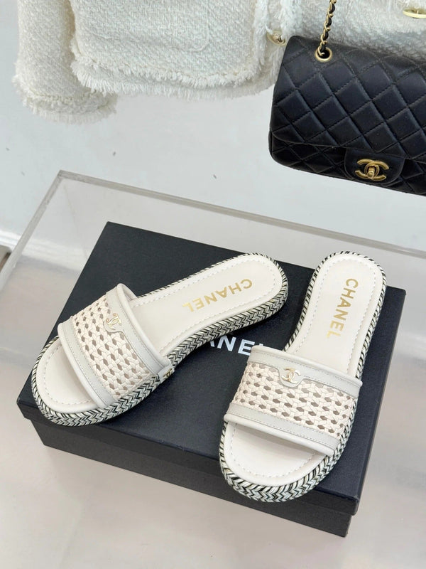 CC 2026 Slippers Double C Woven Lambskin
