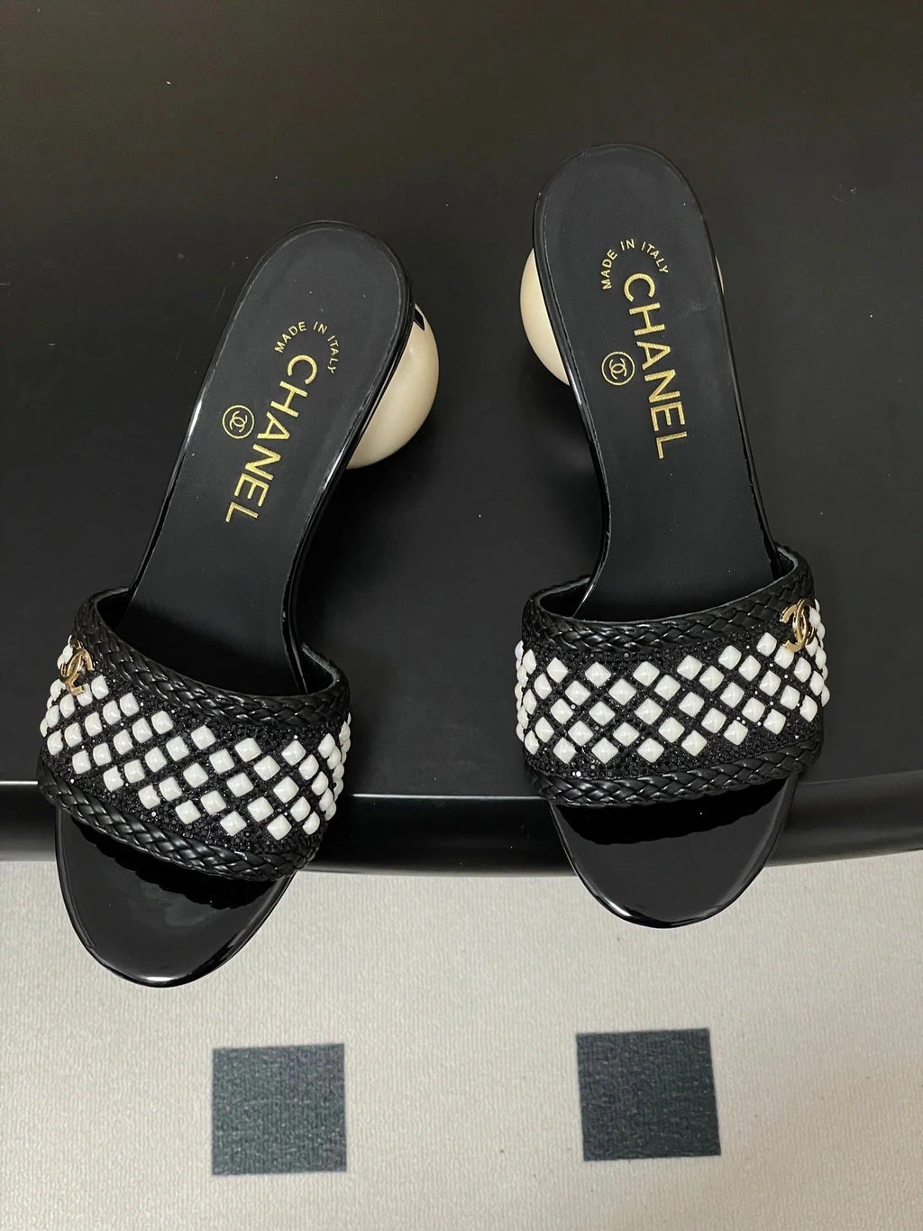 CC 2026 Pearl Flats Sandals 70 Rhinestones Woven Sheepskin