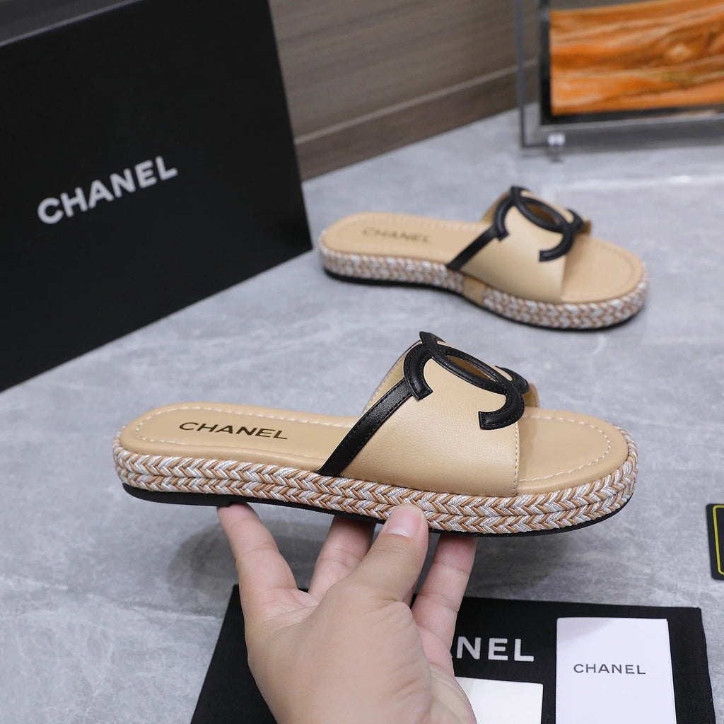 CC 2026 Slippers Beige Sheepskin 758401