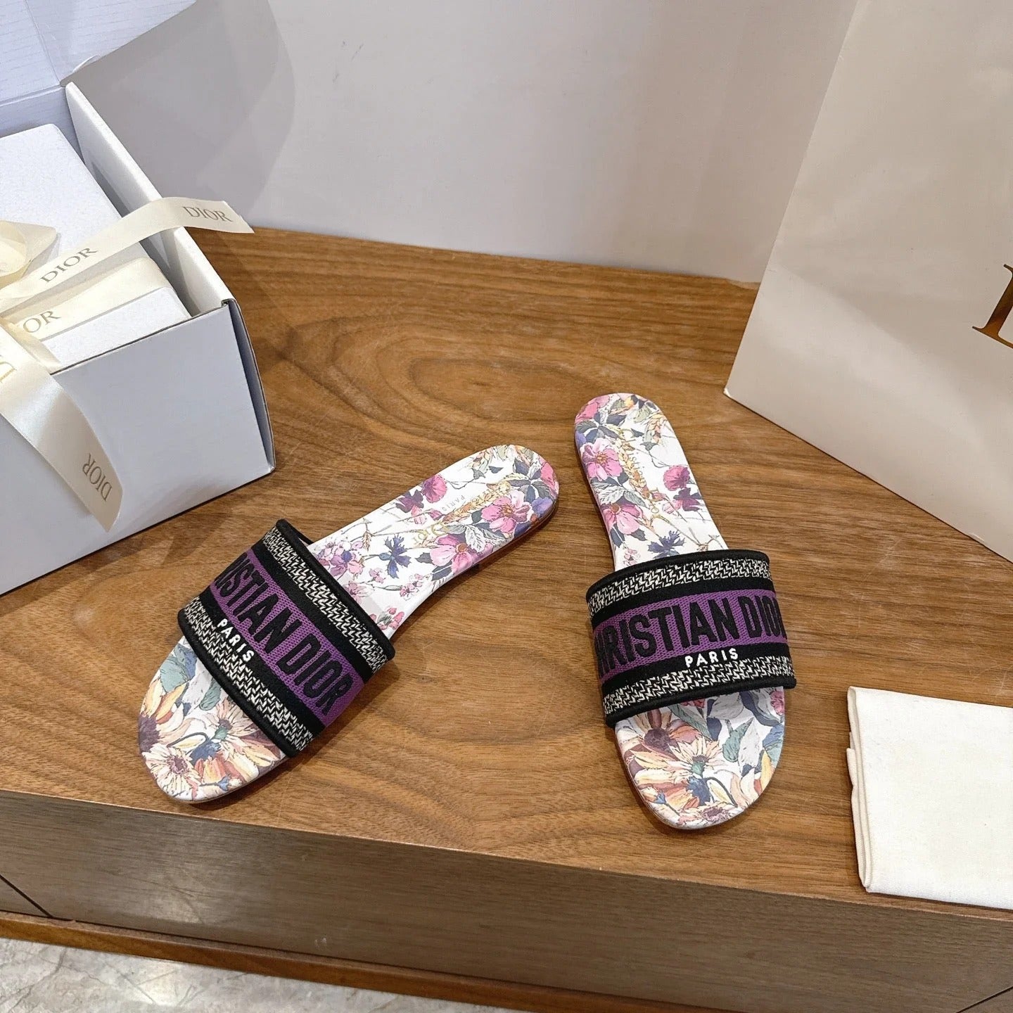 CD 26s Flower Flat Sandals Canvas Cowhide 685494
