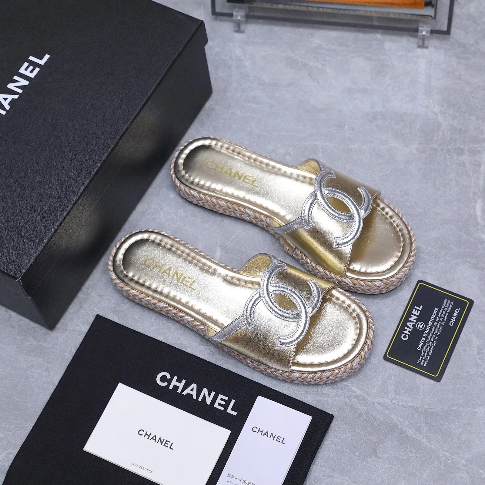 CC 2026 Slippers Gold Sheepskin 758399
