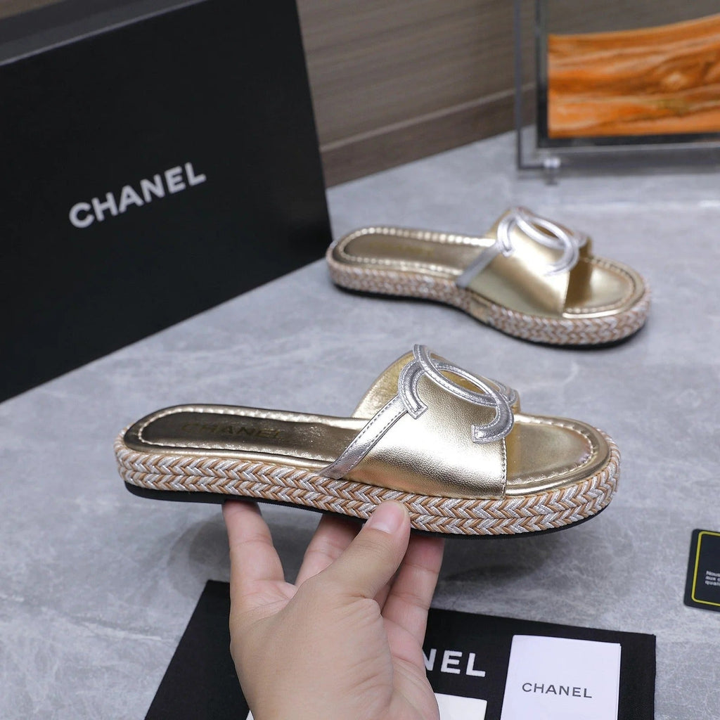 CC 2026 Slippers Gold Sheepskin 758399